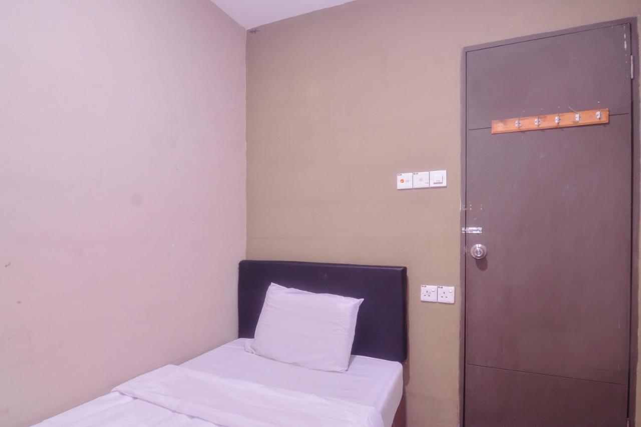 Spot On 89630 Hilltop Room Kuching Extérieur photo