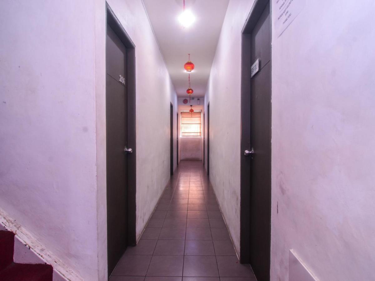 Spot On 89630 Hilltop Room Kuching Extérieur photo