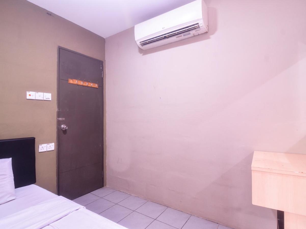 Spot On 89630 Hilltop Room Kuching Extérieur photo